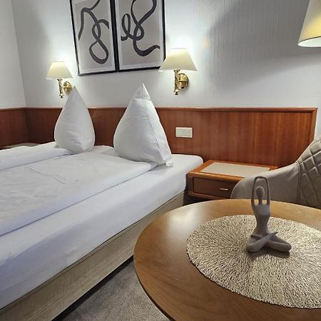 Hotel Garni Vierjahreszeiten Бад-Штаффельштайн Екстер'єр фото
