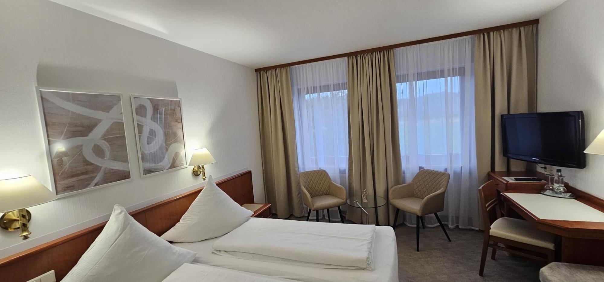 Hotel Garni Vierjahreszeiten Бад-Штаффельштайн Екстер'єр фото