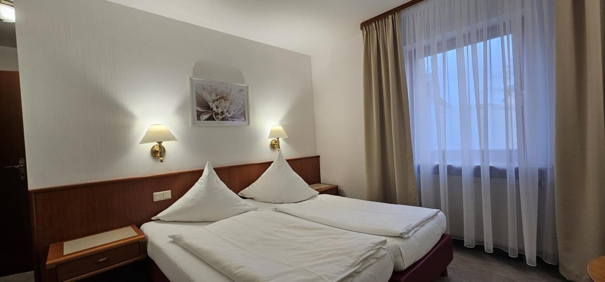 Hotel Garni Vierjahreszeiten Бад-Штаффельштайн Екстер'єр фото