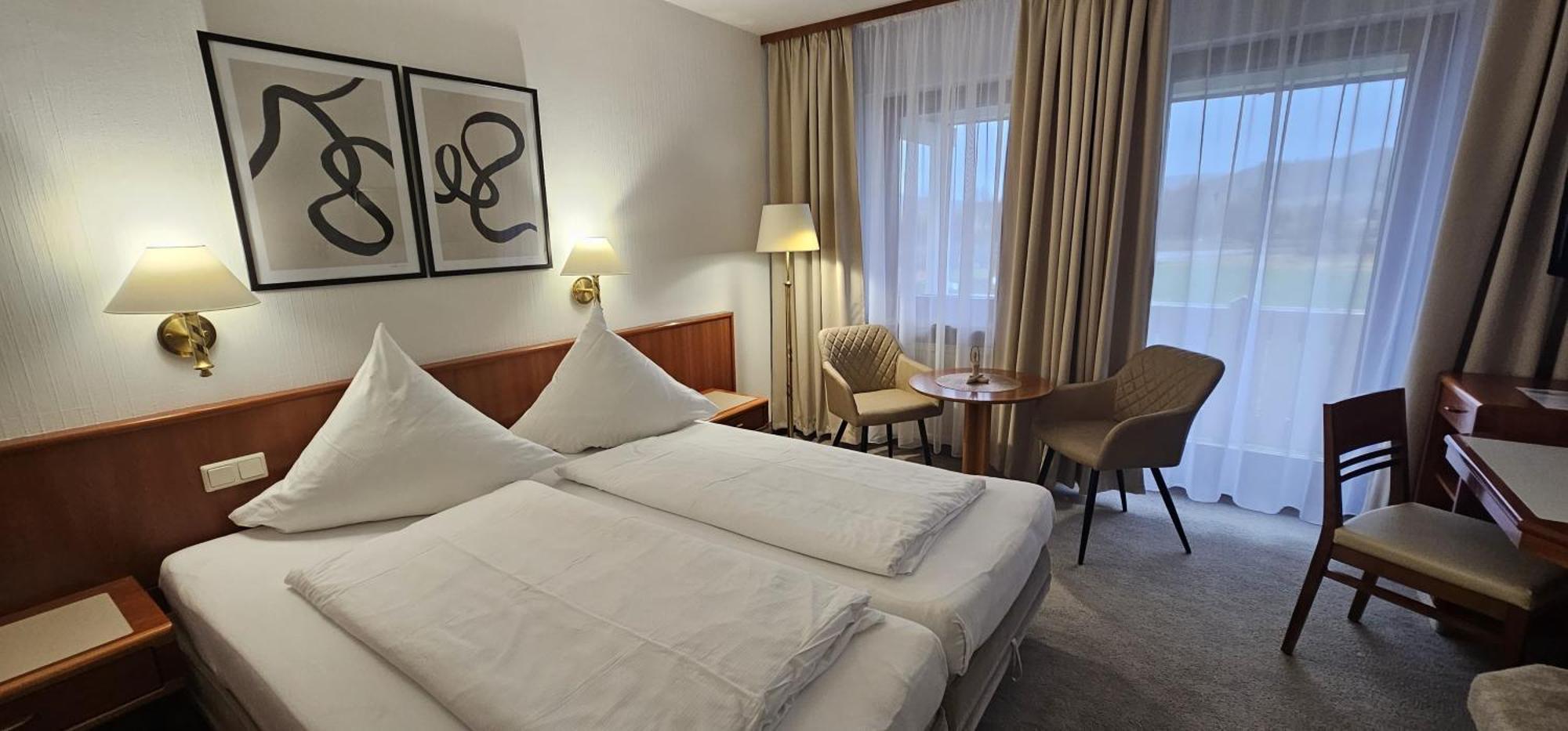 Hotel Garni Vierjahreszeiten Бад-Штаффельштайн Екстер'єр фото
