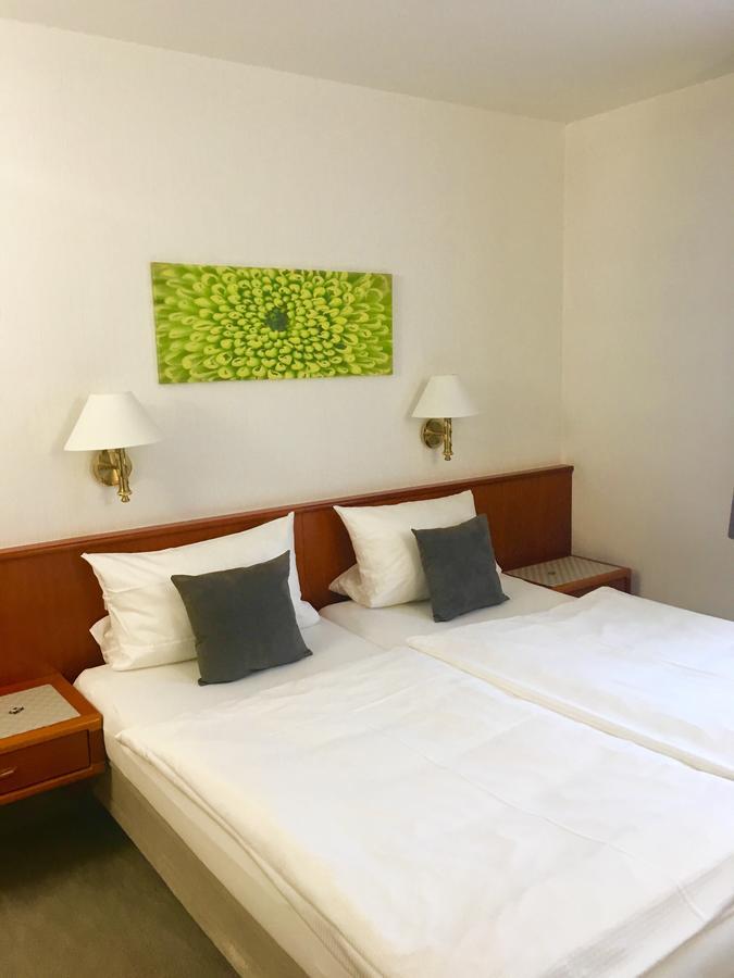 Hotel Garni Vierjahreszeiten Бад-Штаффельштайн Екстер'єр фото