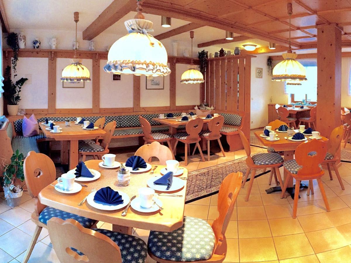 Hotel Garni Vierjahreszeiten Бад-Штаффельштайн Екстер'єр фото
